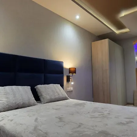 Lägenhet Nadgornikow Noho Premium Sauna